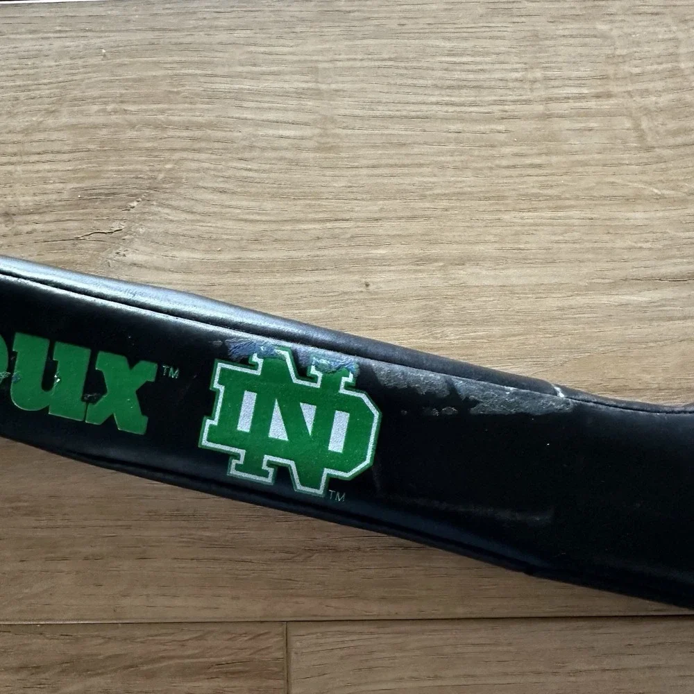 VINTAGE UND Fighting Sioux North Dakota Kids Floor Hockey Stick Collectible Soft
